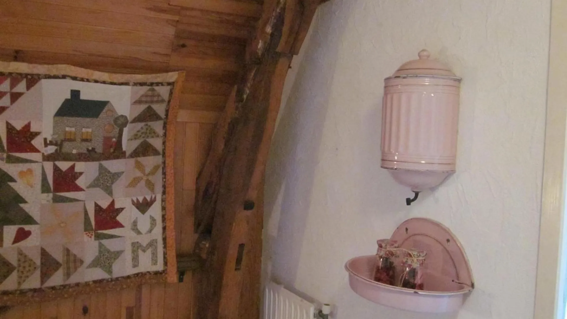 Maison Familiale Avec Jardin Clos, Cheminee, Animaux Acceptes Et Internet A Ferrieres-Sur-Sichon - Fr-1-489-552 0*,  法国