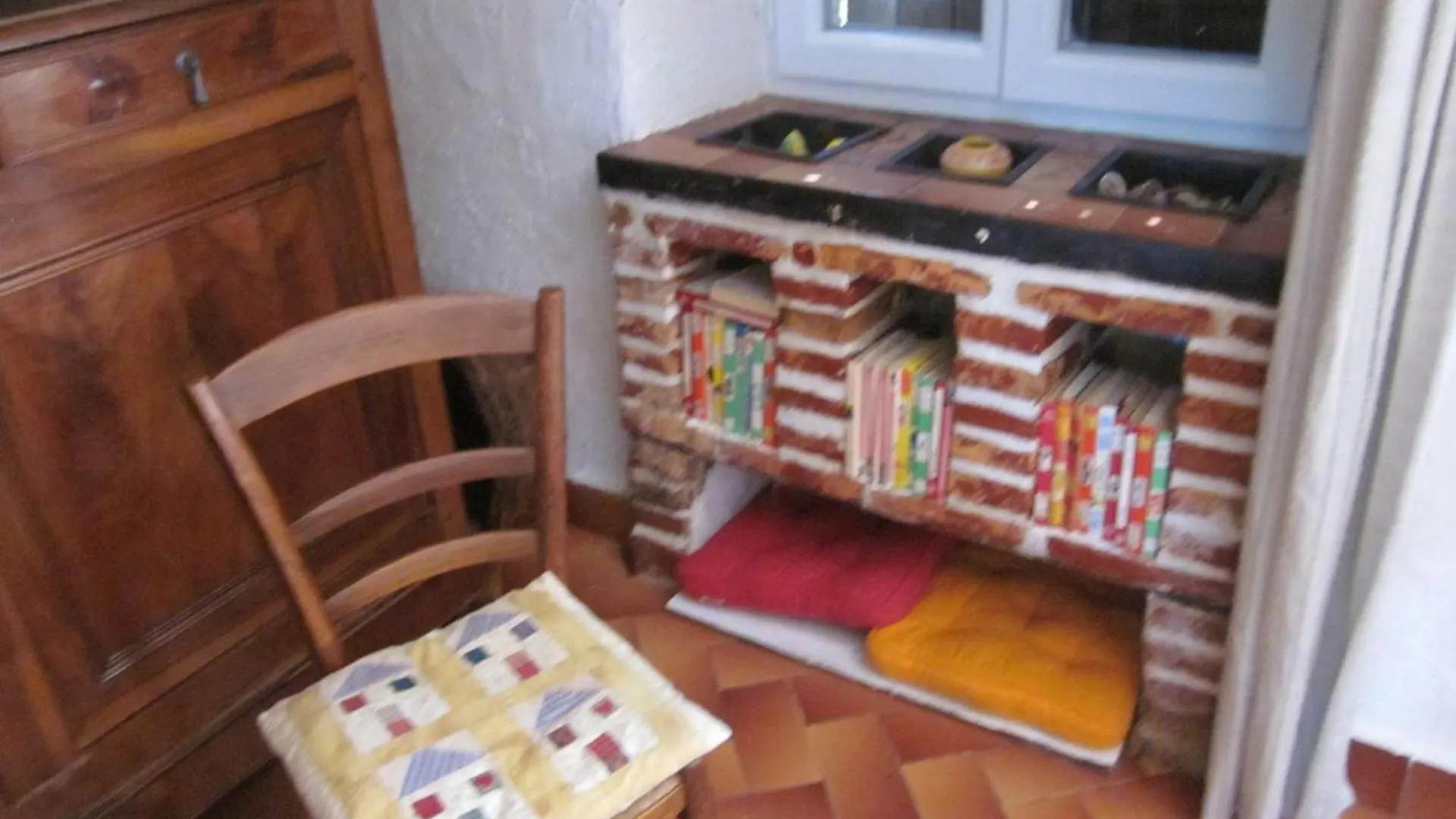 Maison Familiale Avec Jardin Clos, Cheminee, Animaux Acceptes Et Internet A Ferrieres-Sur-Sichon - Fr-1-489-552 度假居