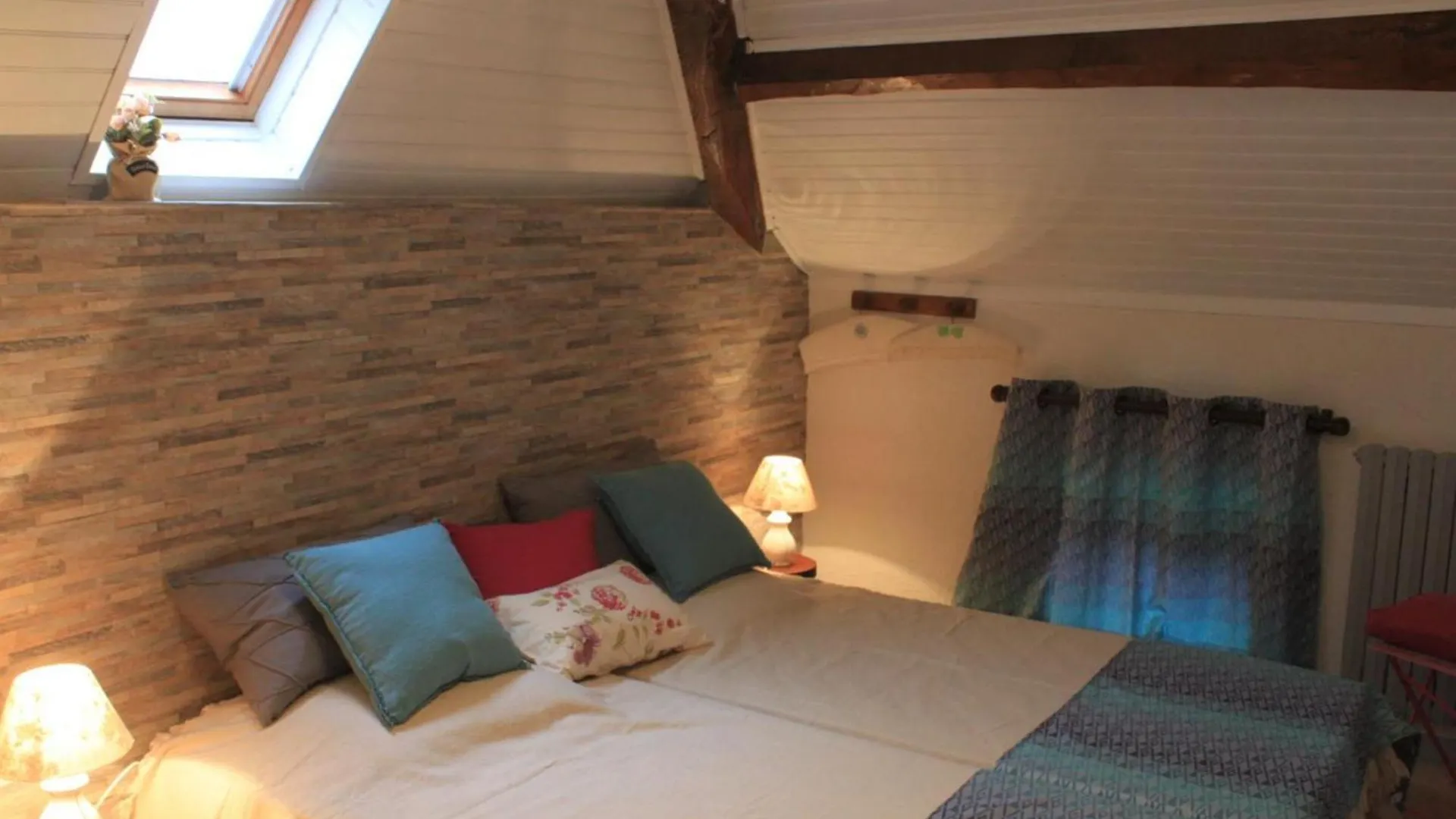 Holiday home Maison Familiale Avec Jardin Clos, Cheminee, Animaux Acceptes Et Internet A Ferrieres-Sur-Sichon - Fr-1-489-552
